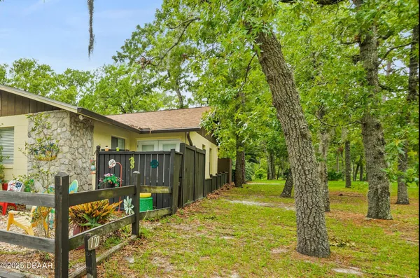 Property Slideshow image 2 of 69 | 127 cypress pond rd, Port Orange, FL, 32128