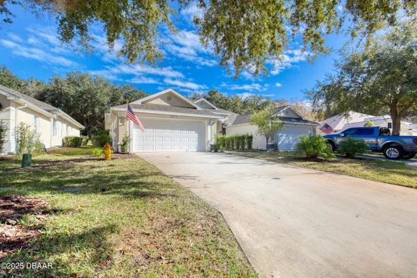 Property Slideshow image 3 of 54 | 3013 glin cir, Ormond Beach, FL, 32174