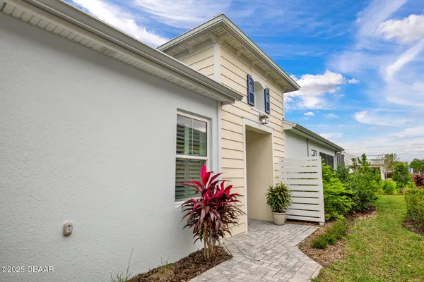 Property Slideshow image 3 of 94 | 203 gypsy palace ln, Daytona Beach, FL, 32124