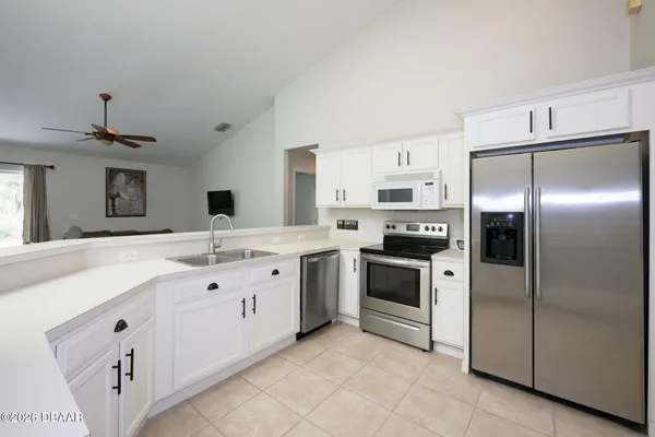 Property Slideshow image 3 of 32 | 6039 spruce point cir, Port Orange, FL, 32128