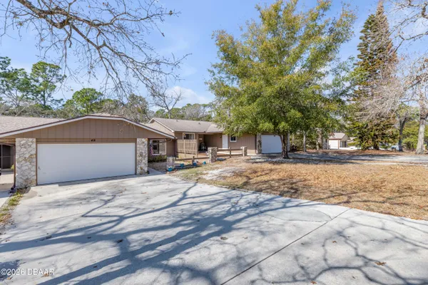 Property Slideshow image 3 of 39 | 49 crooked pine rd, Port Orange, FL, 32128