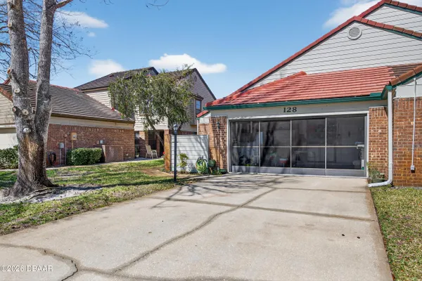 Property Slideshow image 2 of 62 | 128 bermuda petrel ct, Daytona Beach, FL, 32119