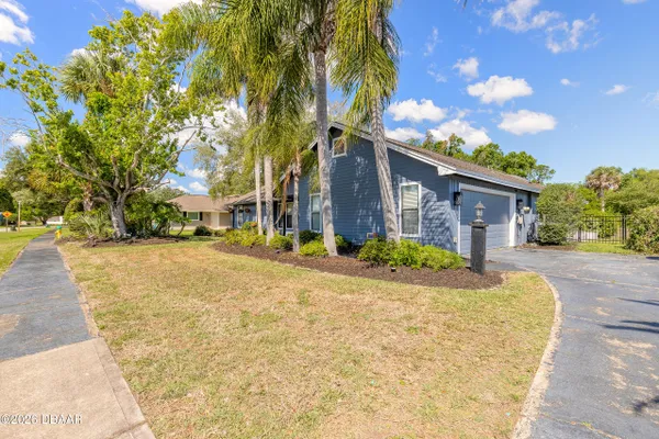 Property Slideshow image 2 of 52 | 648 pelican bay dr, Daytona Beach, FL, 32119