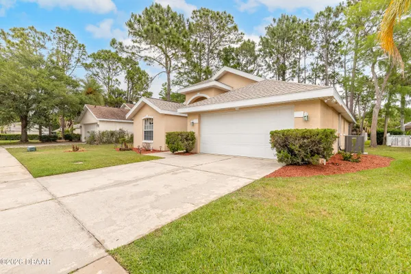 Property Slideshow image 3 of 42 | 11 cormorant cir, Daytona Beach, FL, 32119