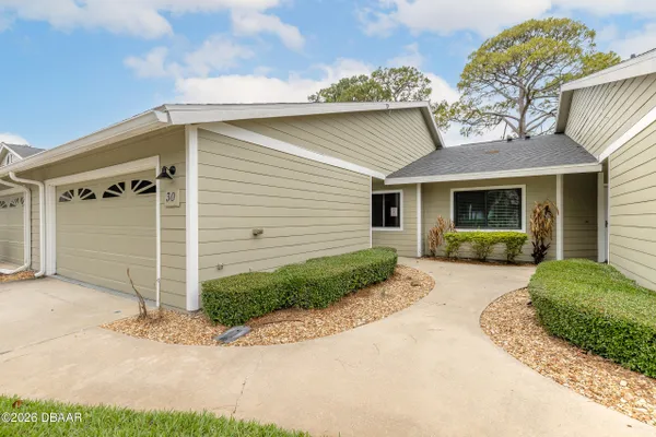 Property Slideshow image 3 of 32 | 30 landings ln, Ormond Beach, FL, 32174