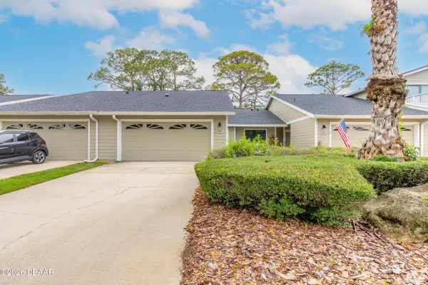 Property Slideshow image 2 of 32 | 30 landings ln, Ormond Beach, FL, 32174