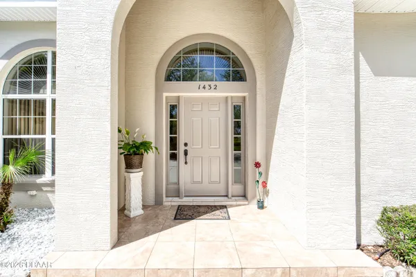 Property Slideshow image 3 of 48 | 1432 kinnard cir, Ormond Beach, FL, 32174