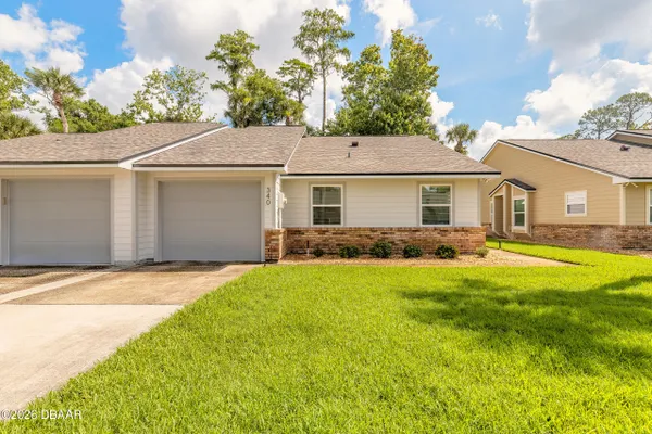 Property Slideshow image 3 of 30 | 340 bob white ct 3400, Daytona Beach, FL, 32119