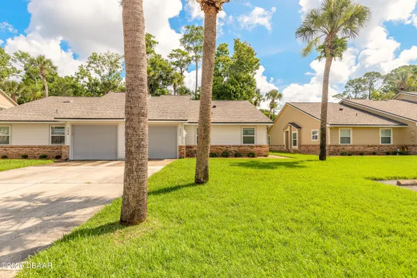 Property Slideshow image 2 of 30 | 340 bob white ct 3400, Daytona Beach, FL, 32119