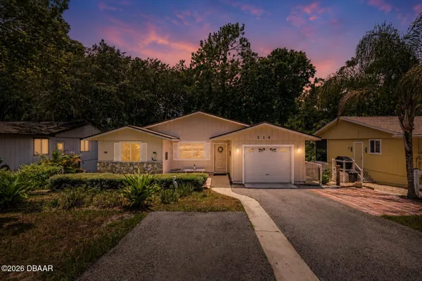 Property Slideshow image 2 of 28 | 114 hickory ln, Port Orange, FL, 32128