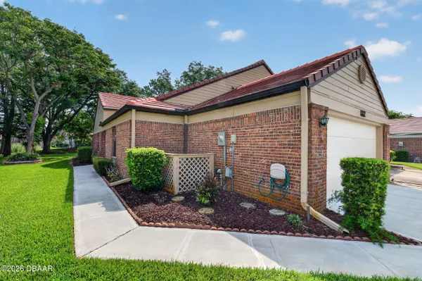 Property Slideshow image 2 of 36 | 132 sand thrush ct, Daytona Beach, FL, 32119