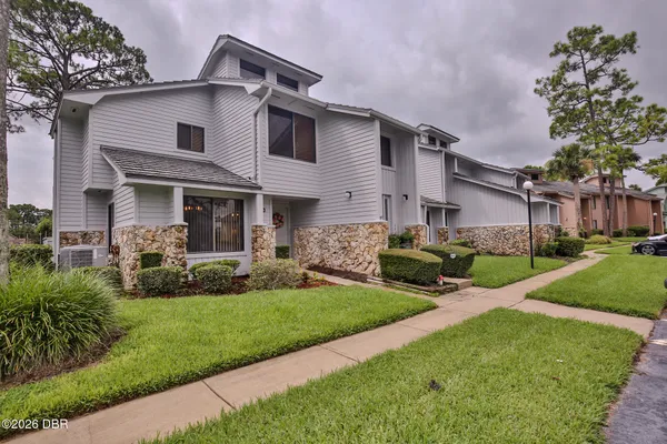 Property Slideshow image 3 of 34 | 140 golden eye dr a, Daytona Beach, FL, 32119