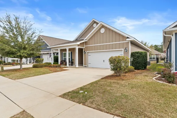 Property Slideshow image 2 of 39 | 93 dusky way, Freeport, FL, 32439