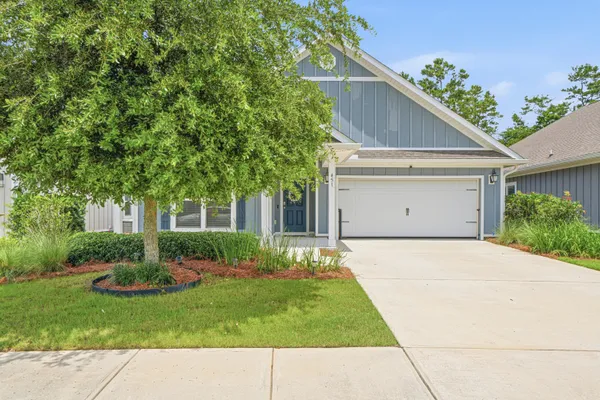 Property Slideshow image 3 of 55 | 451 lightning bug ln, Freeport, FL, 32439