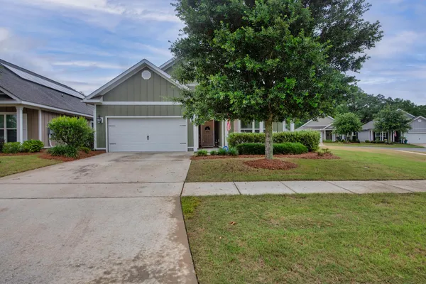 Property Slideshow image 2 of 39 | 131 dusky way, Freeport, FL, 32439