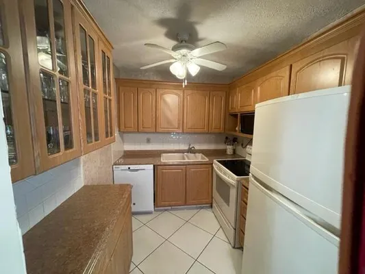 Property Slideshow image 3 of 42 | 350 horizons e unit e 206, Boynton Beach, FL, 33435