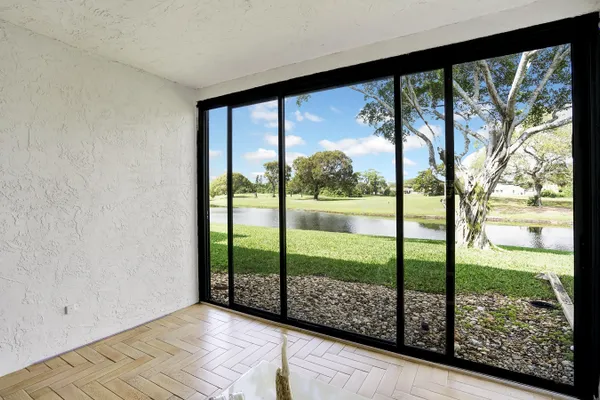 Property Slideshow image 3 of 35 | 9290 vista del lago apt 11c, Boca Raton, FL, 33428