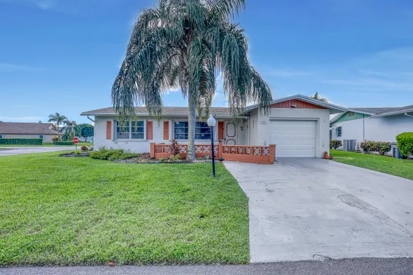 Property Slideshow image 3 of 45 | 5126 michael dr, West Palm Beach, FL, 33417