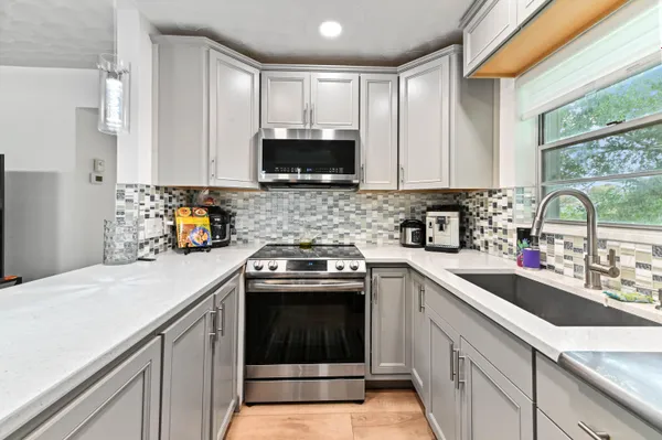 Property Slideshow image 3 of 46 | 204 ellesmere d, Deerfield Beach, FL, 33442