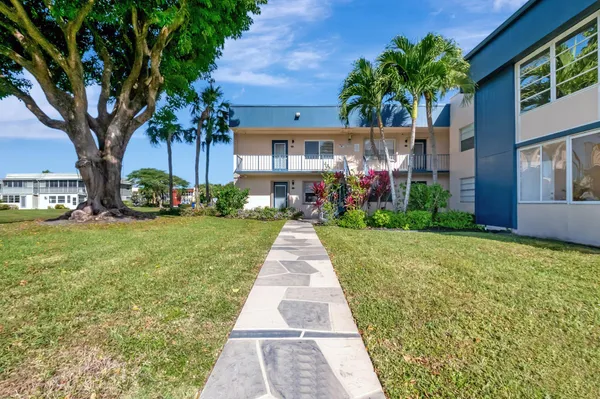 Property Slideshow image 3 of 74 | 169 flanders d, Delray Beach, FL, 33484