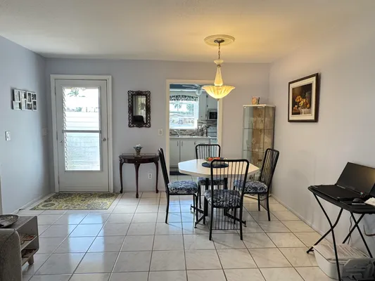 Property Slideshow image 3 of 20 | 2822 crosley dr e, West Palm Beach, FL, 33415