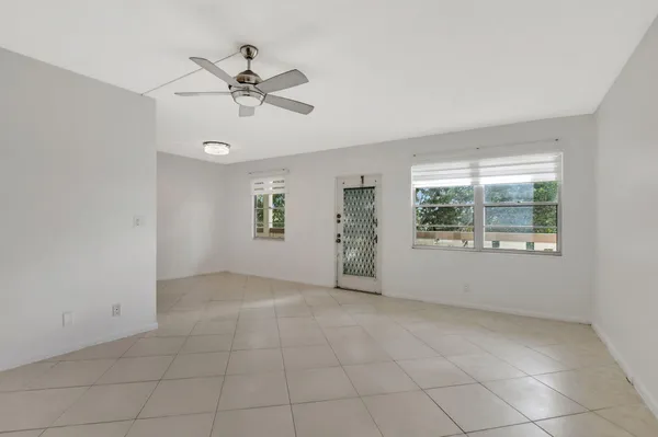 Property Slideshow image 3 of 31 | 4064 newport q 4064, Deerfield Beach, FL, 33442