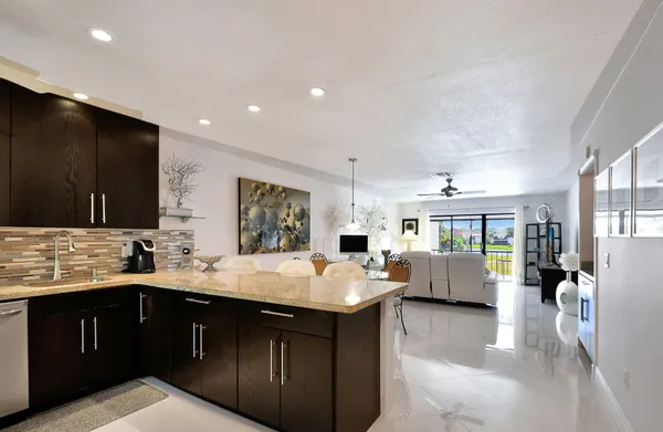 Property Slideshow image 3 of 54 | 21219 lago cir f, Boca Raton, FL, 33433