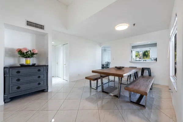 Property Slideshow image 3 of 49 | 7485 glendevon ln 1105, Delray Beach, FL, 33446