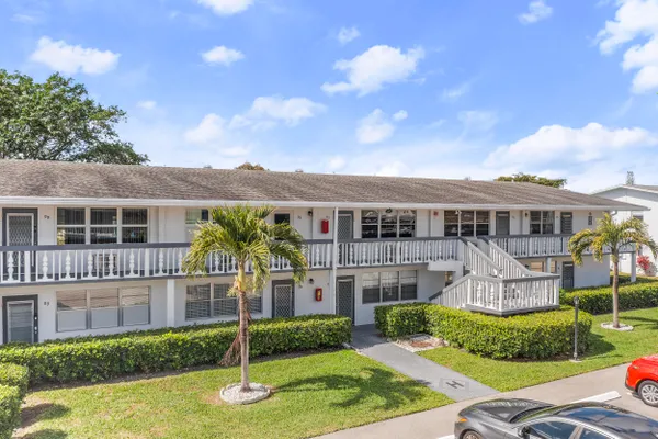 Property Slideshow image 2 of 30 | 97 oakridge h 97, Deerfield Beach, FL, 33442