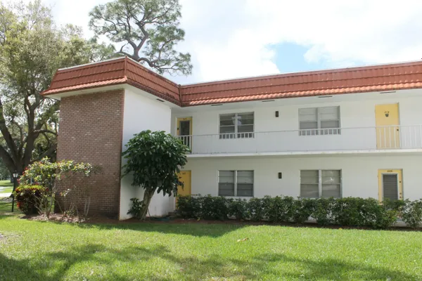 Property Slideshow image 2 of 36 | 1225 nw 21st st # 21-2115, Stuart, FL, 34994