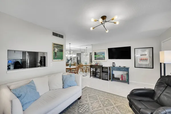 Property Slideshow image 3 of 35 | 632 snug harbor dr d3, Boynton Beach, FL, 33435