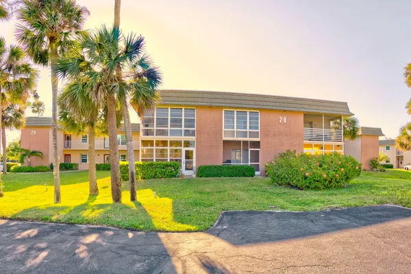 Property Slideshow image 2 of 23 | 20 vista gardens trl 204, Vero Beach, FL, 32962