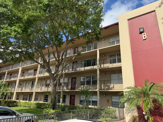 Property Slideshow image 3 of 15 | 850 sw 133rd ter apt 315b, Pembroke Pines, FL, 33027