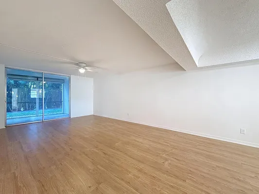 Property Slideshow image 3 of 32 | 23247 barwood ln 101, Boca Raton, FL, 33428