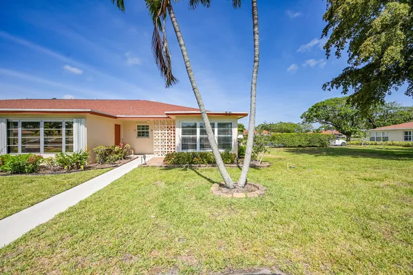 Property Slideshow image 3 of 45 | 4585 nw 3rd st d, Delray Beach, FL, 33445