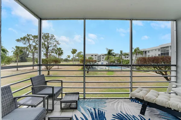 Property Slideshow image 2 of 14 | 6698 10th ave 205, Lake Worth, FL, 33467