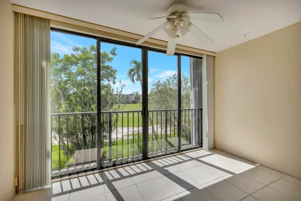 Property Slideshow image 3 of 23 | 7847 golf circle dr apt 202, Margate, FL, 33063