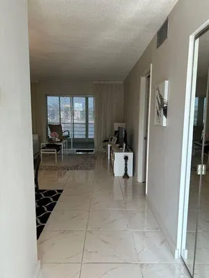 Property Slideshow image 3 of 38 | 2728 garden dr 313, Lake Worth, FL, 33461