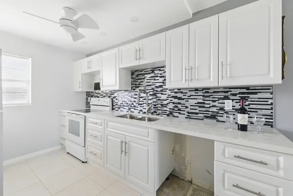 Property Slideshow image 2 of 67 | 2951 nw 46th ave 407, Lauderdale Lakes, FL, 33313