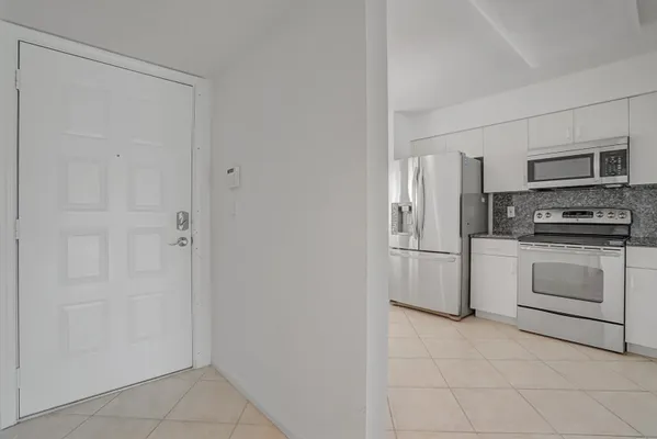 Property Slideshow image 3 of 45 | 5874 crystal shores dr 308, Boynton Beach, FL, 33437