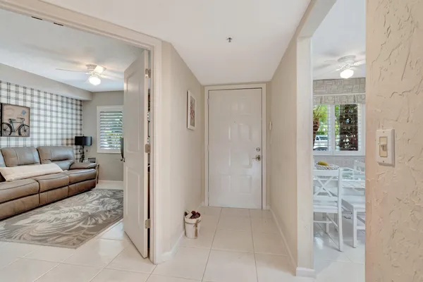 Property Slideshow image 3 of 31 | 5914 regal glen dr apt 107, Boynton Beach, FL, 33437