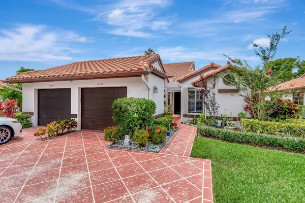 Property Slideshow image 2 of 92 | 6375 kings gate cir, Delray Beach, FL, 33484