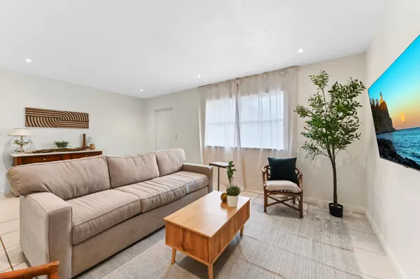 Property Slideshow image 3 of 26 | 271 saxony f, Delray Beach, FL, 33446