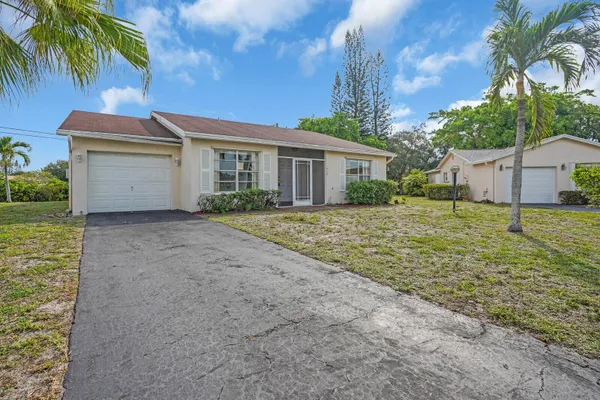 Property Slideshow image 3 of 21 | 6113 rainbow cir, Greenacres, FL, 33463