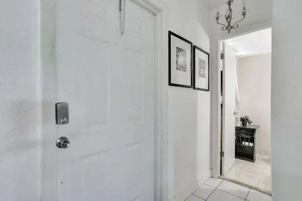 Property Slideshow image 3 of 24 | 461 nw 76th ave 205, Margate, FL, 33063