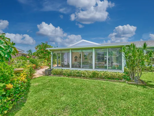 Property Slideshow image 3 of 27 | 7261 pine forest cir, Lake Worth, FL, 33467