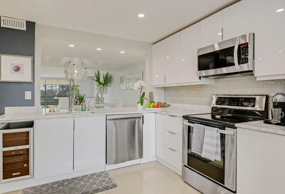 Property Slideshow image 3 of 52 | 6698 10th ave 426, Lake Worth, FL, 33467