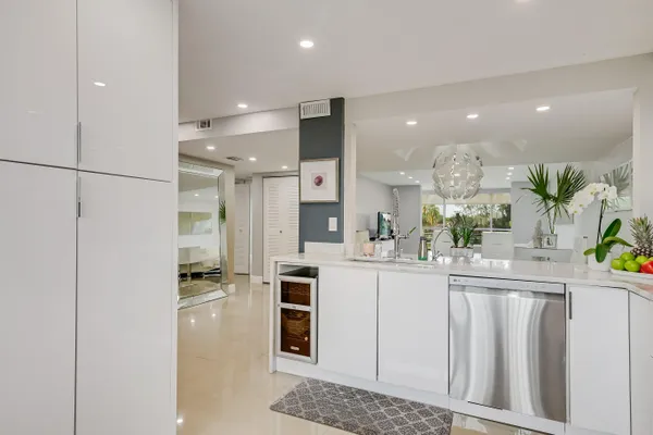 Property Slideshow image 2 of 52 | 6698 10th ave 426, Lake Worth, FL, 33467