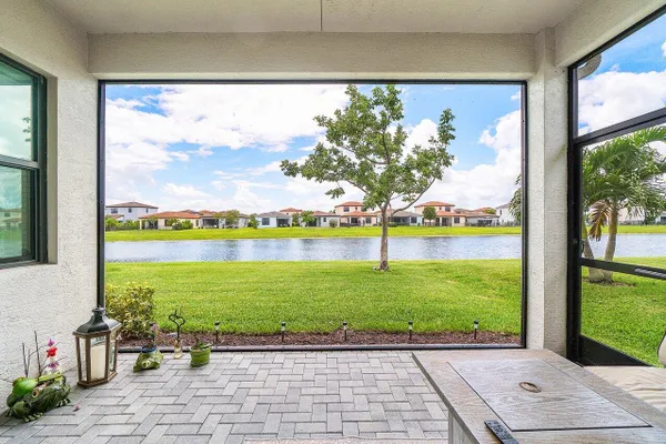 Property Slideshow image 2 of 45 | 16070 key biscayne ln, Westlake, FL, 33470