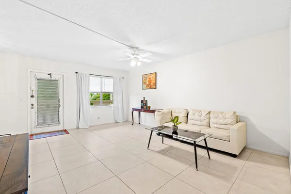 Property Slideshow image 3 of 17 | 3051 ainslie d, Boca Raton, FL, 33434
